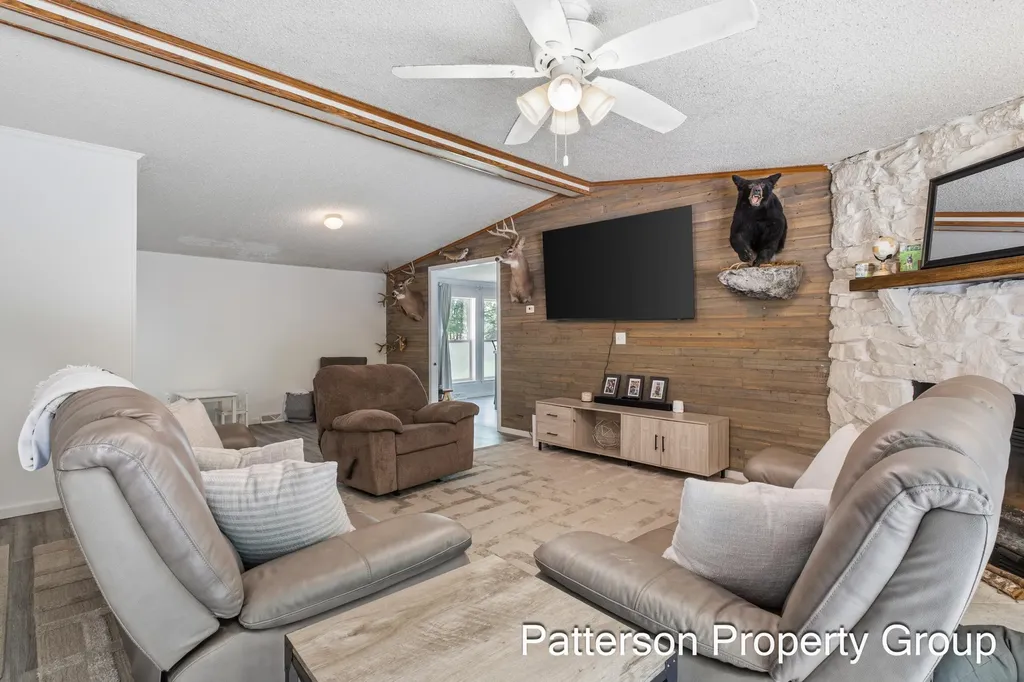 8229 E Apple Avenue Egelston Township MI 49451