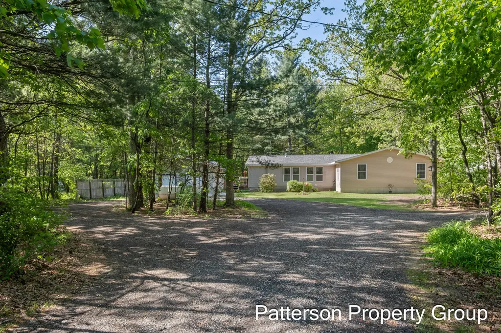 8229 E Apple Avenue Egelston Township MI 49451