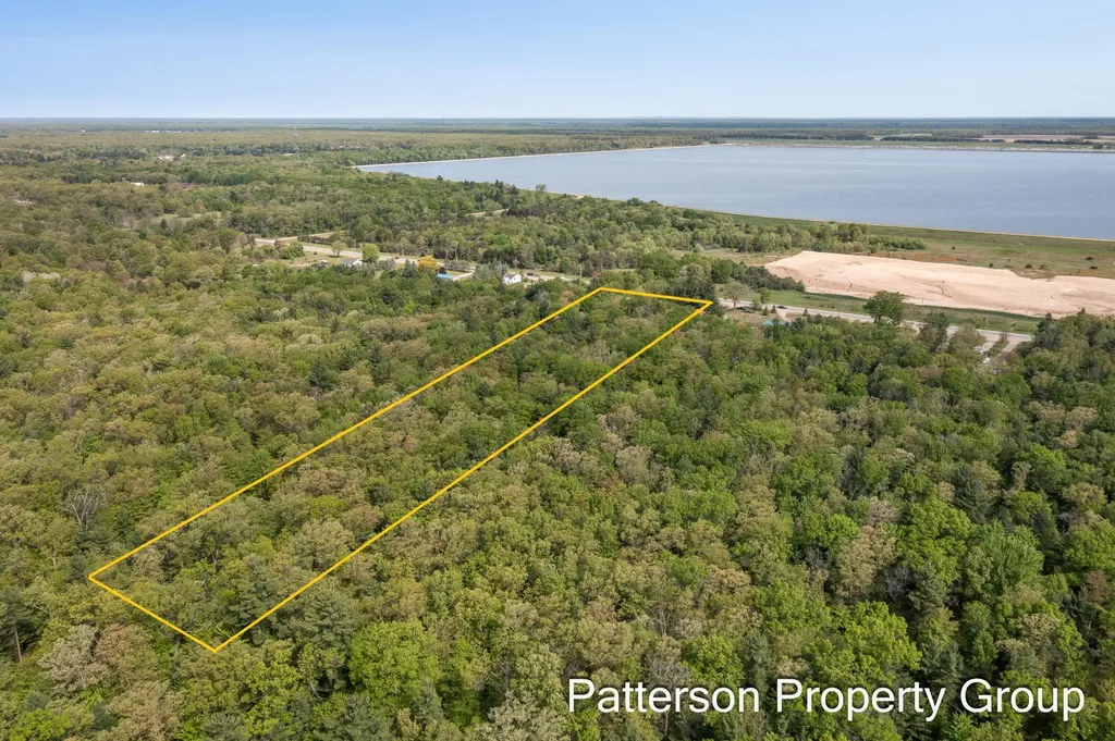 8229 E Apple Avenue Egelston Township MI 49451