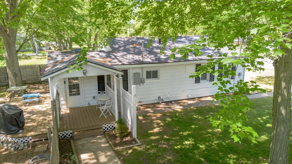 1341 E Summit Avenue Norton Shores City MI 49444