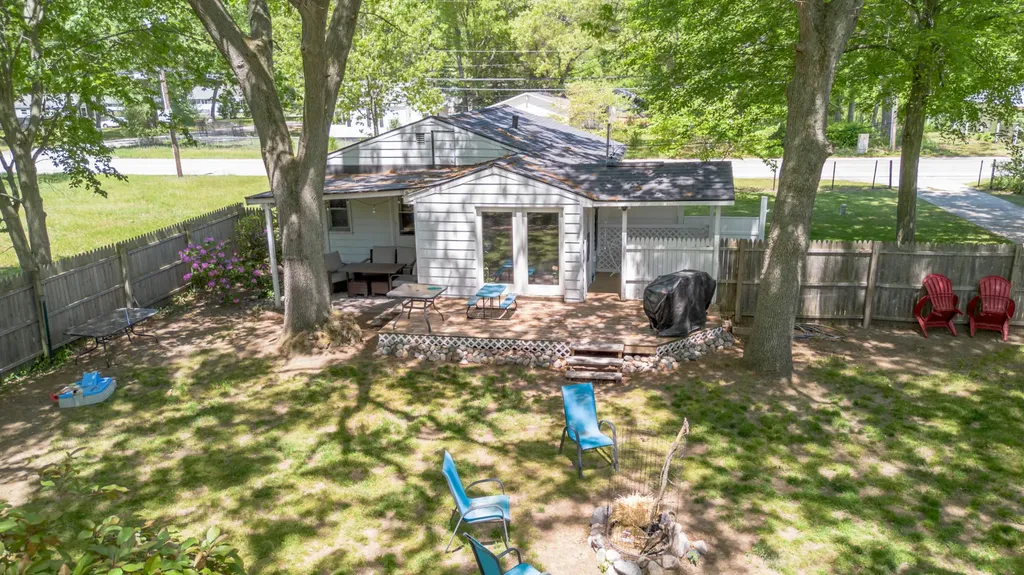 1341 E Summit Avenue Norton Shores City MI 49444