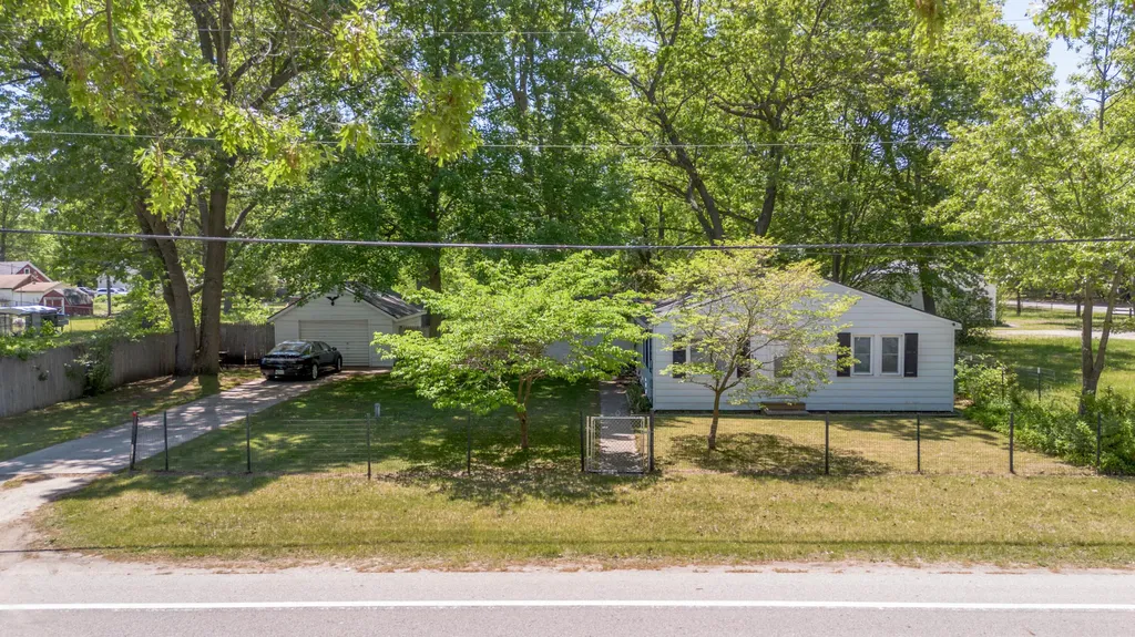 1341 E Summit Avenue Norton Shores City MI 49444