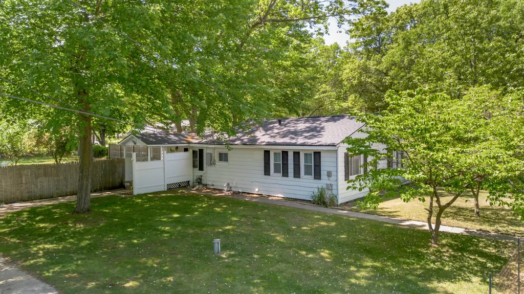 1341 E Summit Avenue Norton Shores City MI 49444