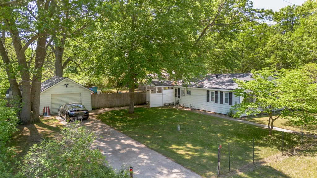 1341 E Summit Avenue Norton Shores City MI 49444
