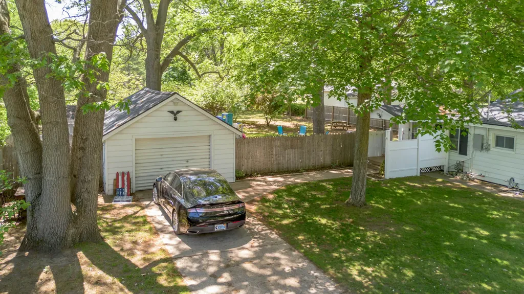1341 E Summit Avenue Norton Shores City MI 49444