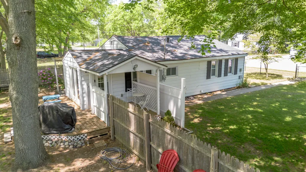 1341 E Summit Avenue Norton Shores City MI 49444