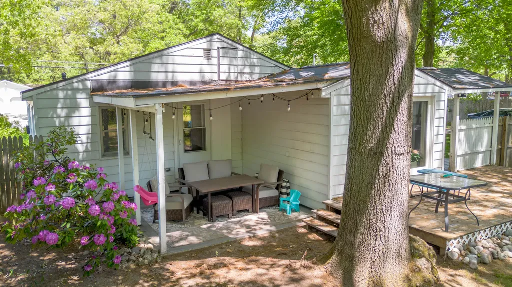 1341 E Summit Avenue Norton Shores City MI 49444
