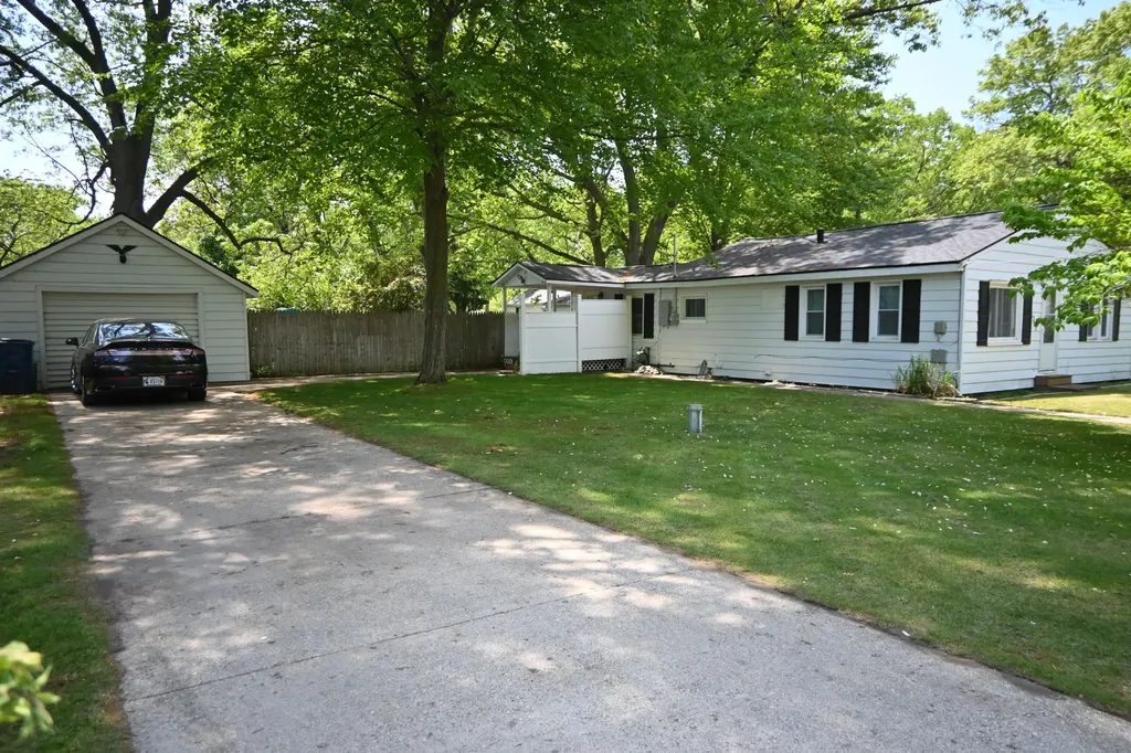 1341 E Summit Avenue Norton Shores City MI 49444