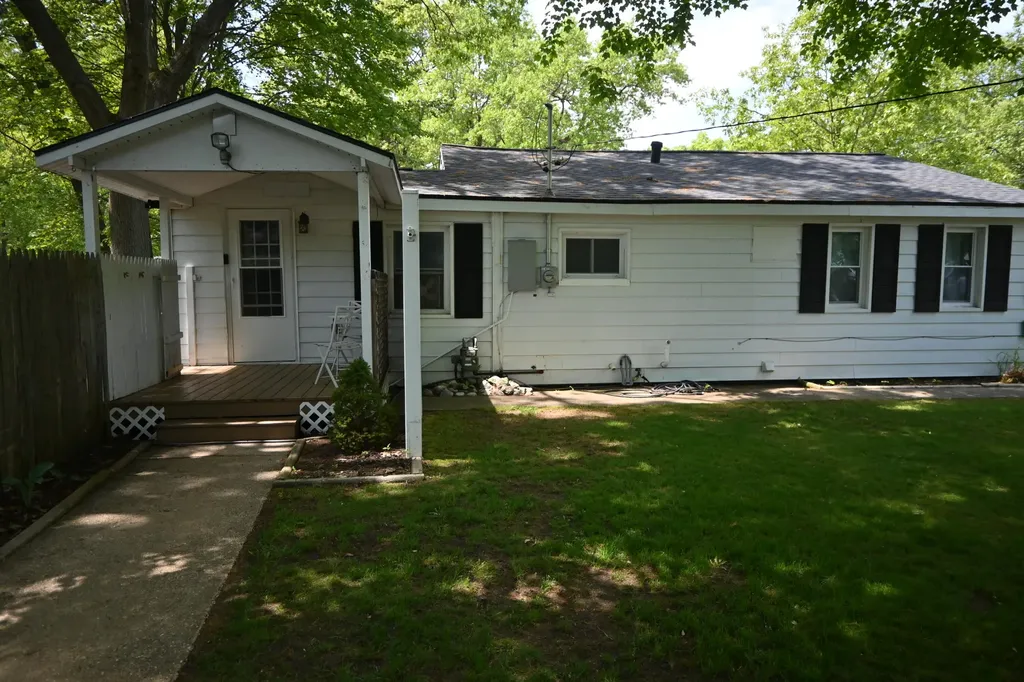 1341 E Summit Avenue Norton Shores City MI 49444