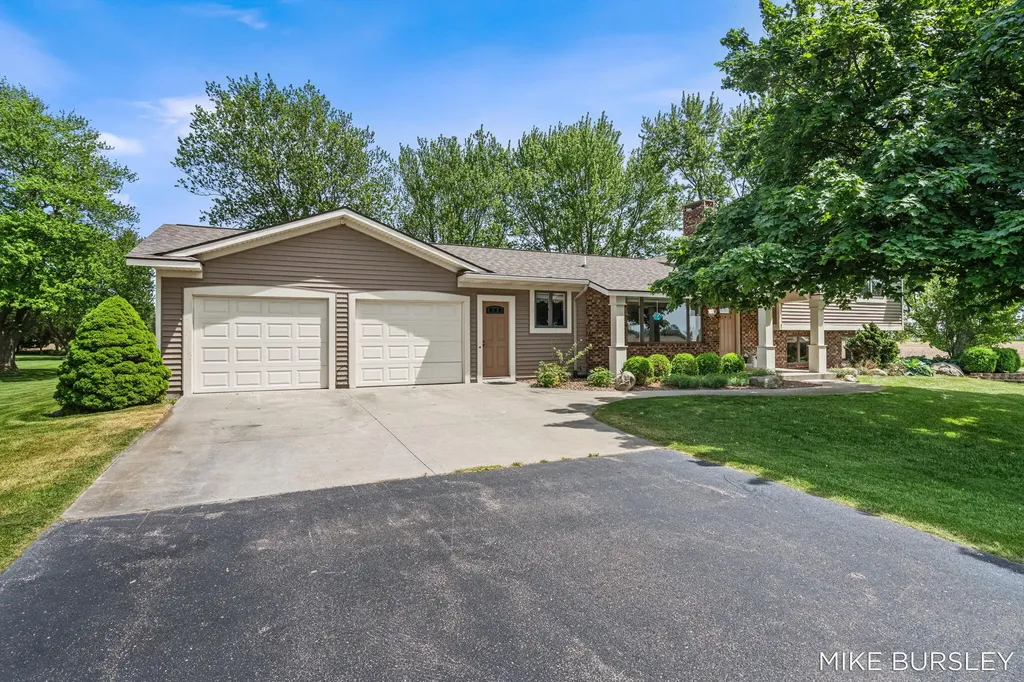 4334 96th Zeeland Charter Township MI 49464