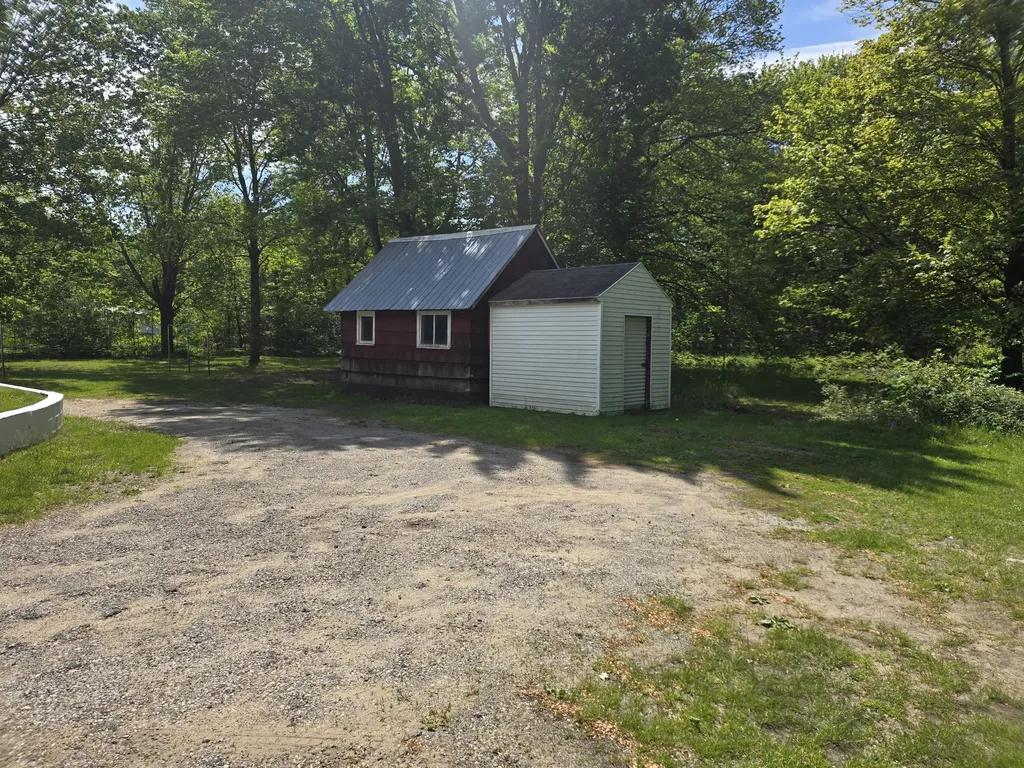 3999 E Sternberg Road Fruitport Charter Township MI 49415