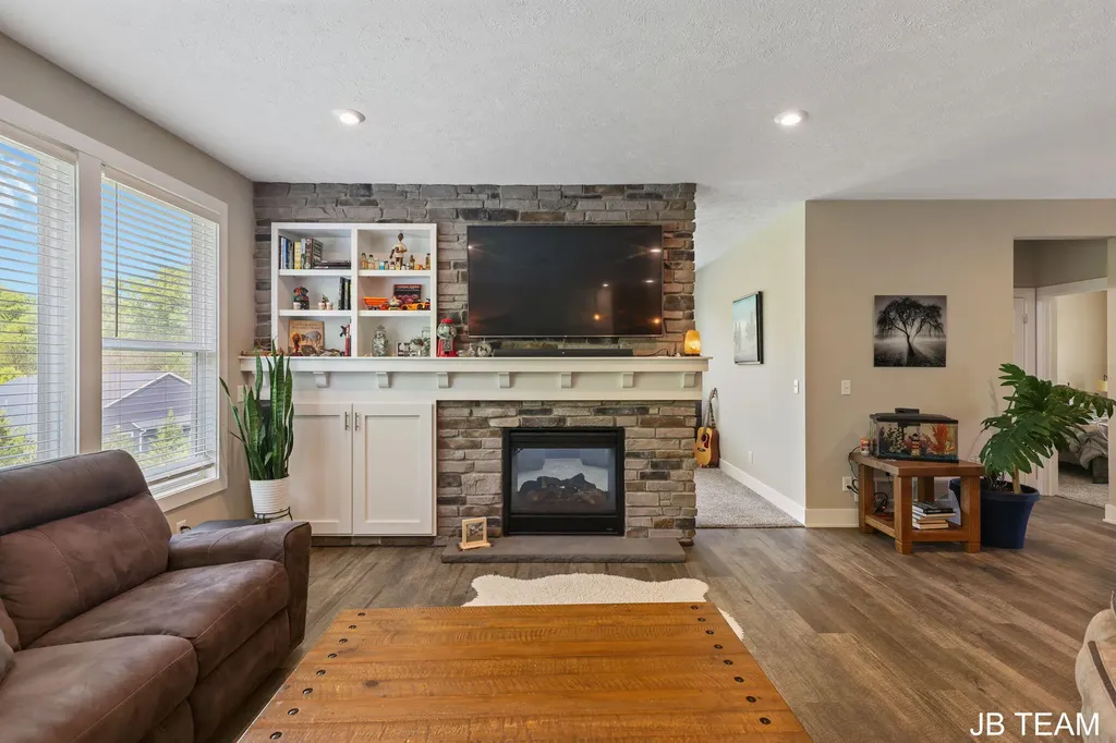 3345 Jumping Jack Court NE Grand Rapids Charter Township MI 49525