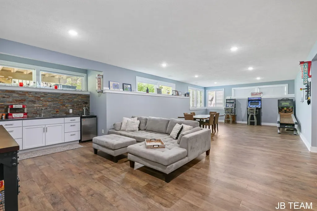 3345 Jumping Jack Court NE Grand Rapids Charter Township MI 49525