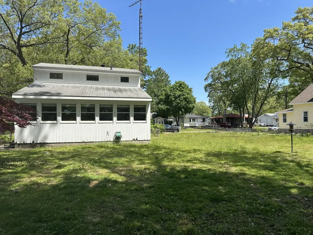 2503 Philo Muskegon City MI 49441