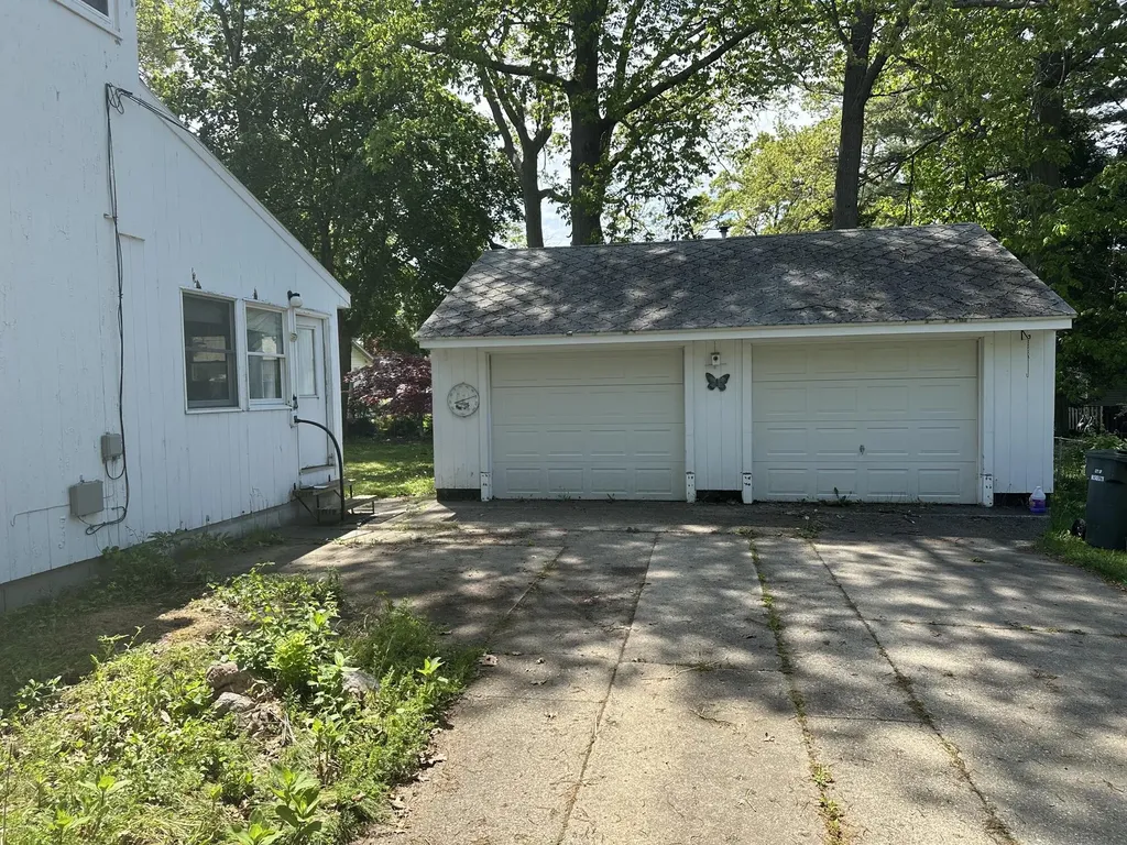 2503 Philo Muskegon City MI 49441