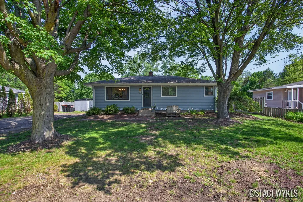 749 Lillian Street Park Township MI 49424