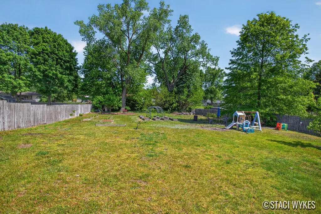749 Lillian Street Park Township MI 49424