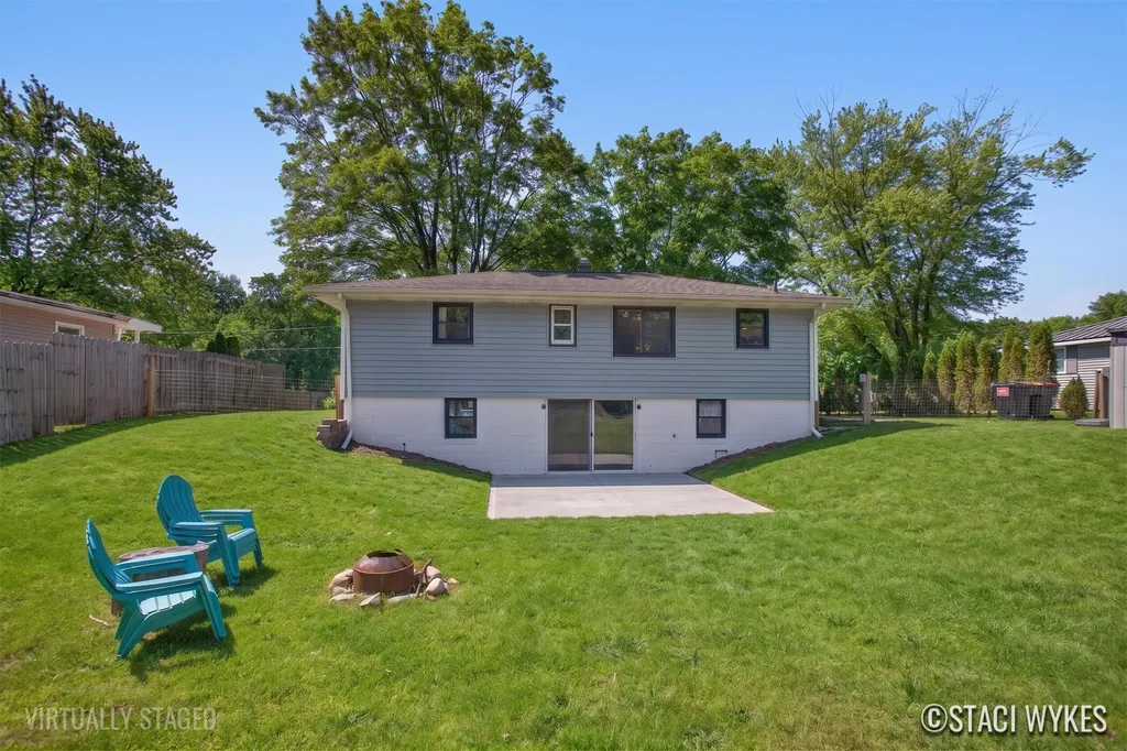 749 Lillian Street Park Township MI 49424