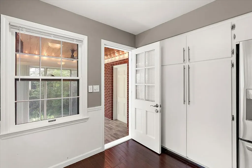 4742 Curwood Avenue SE Kentwood City MI 49508