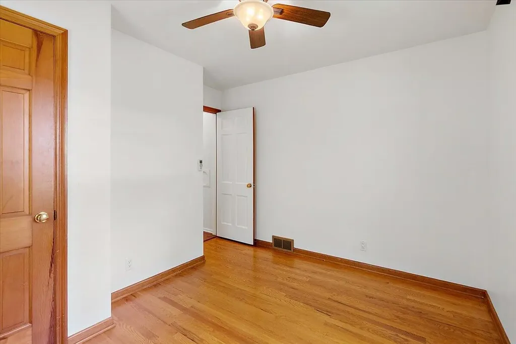 4742 Curwood Avenue SE Kentwood City MI 49508