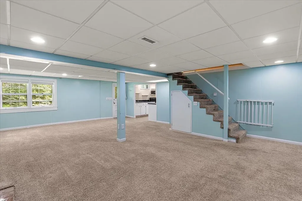 4742 Curwood Avenue SE Kentwood City MI 49508