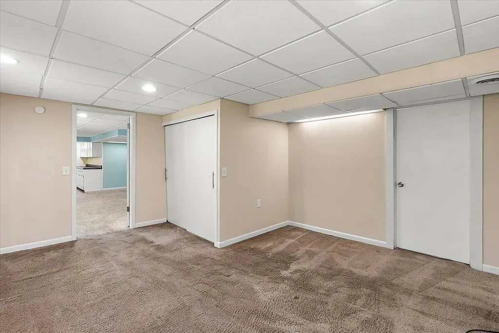 4742 Curwood Avenue SE Kentwood City MI 49508