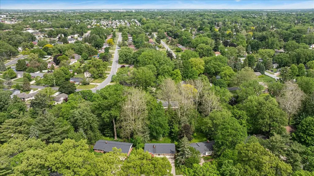 4742 Curwood Avenue SE Kentwood City MI 49508