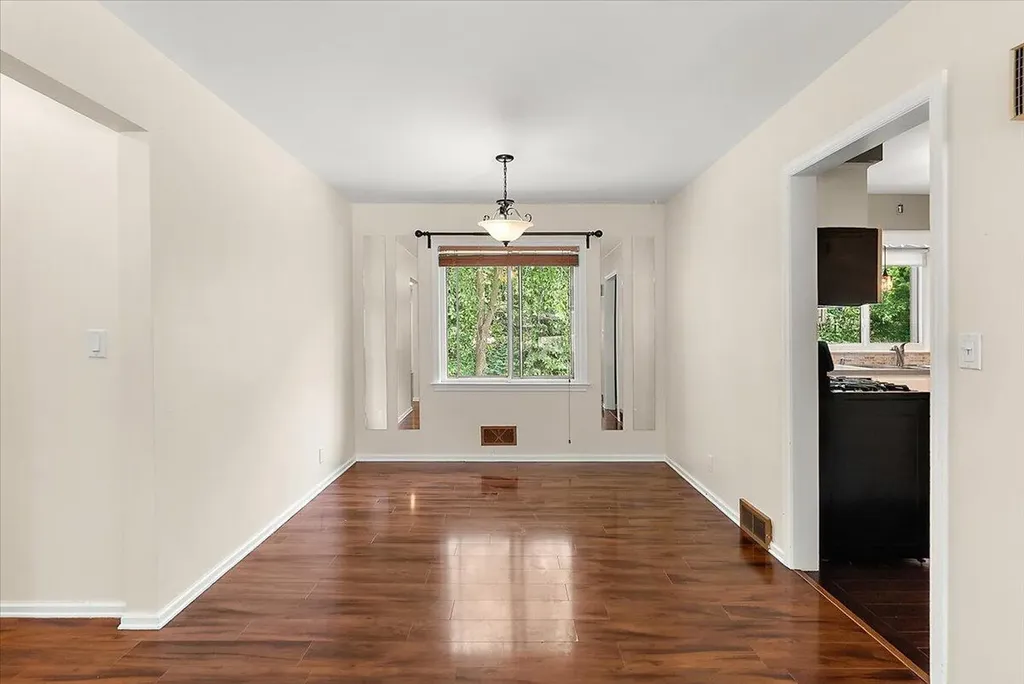 4742 Curwood Avenue SE Kentwood City MI 49508