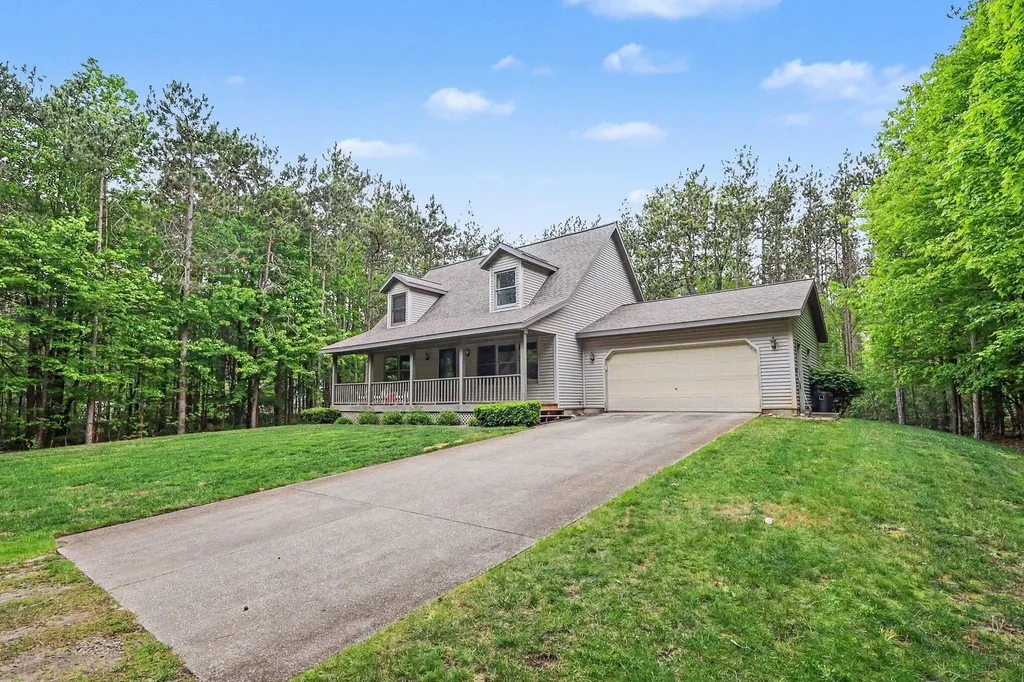 16519 Riley Street Park Township MI 49424
