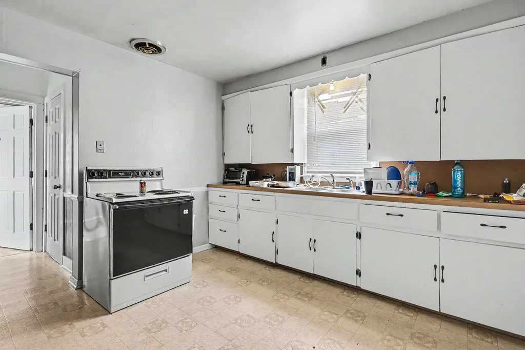 349 Maple Avenue Holland City MI 49423