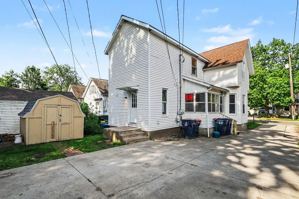 349 Maple Avenue Holland City MI 49423