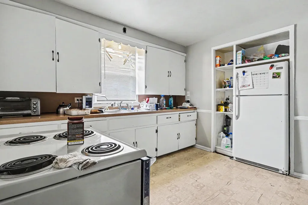 349 Maple Avenue Holland City MI 49423