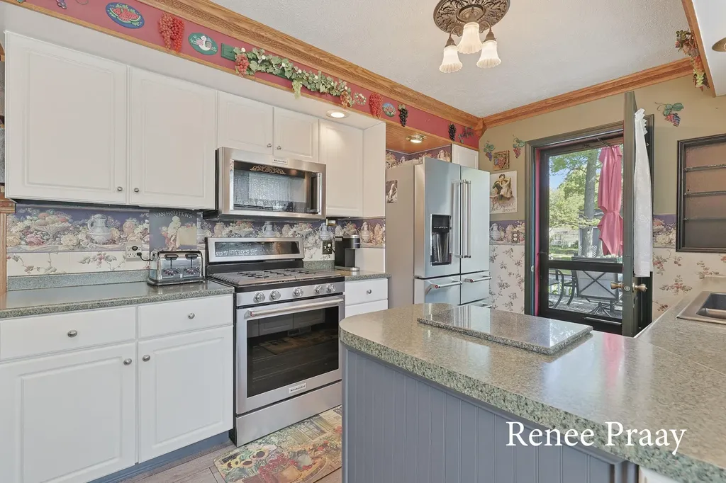 2816 Green Ridge Avenue Laketon Township MI 49445