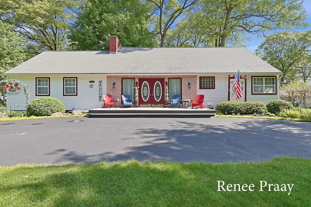 2816 Green Ridge Avenue Laketon Township MI 49445