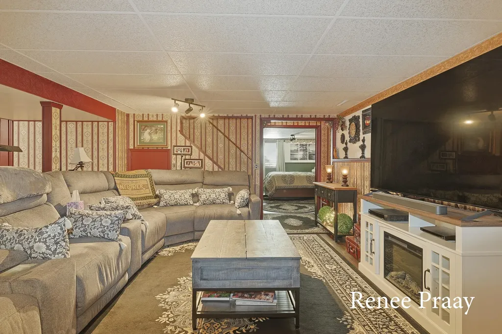 2816 Green Ridge Avenue Laketon Township MI 49445