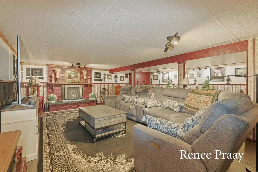 2816 Green Ridge Avenue Laketon Township MI 49445
