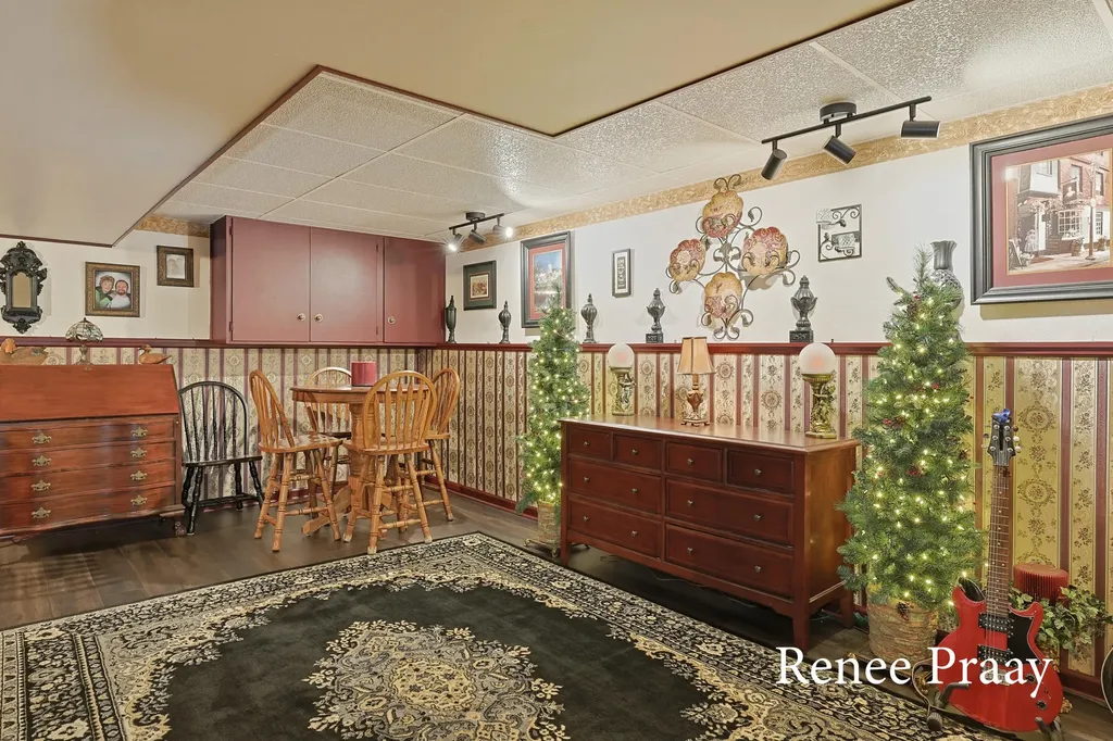 2816 Green Ridge Avenue Laketon Township MI 49445
