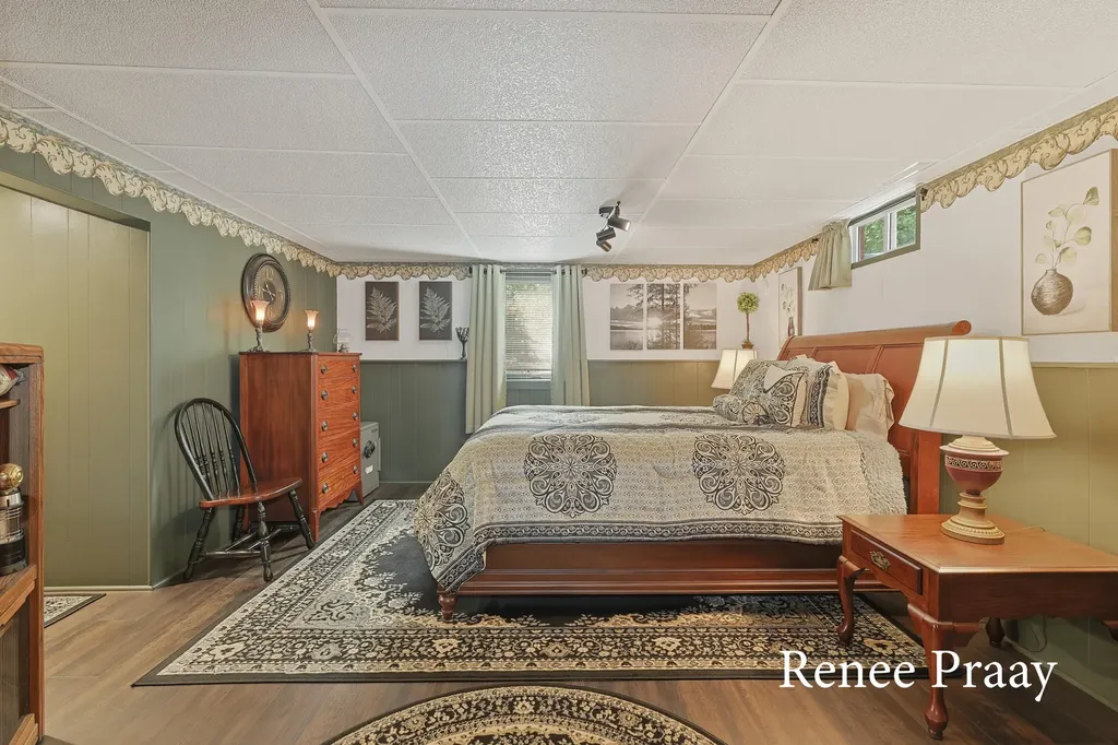 2816 Green Ridge Avenue Laketon Township MI 49445