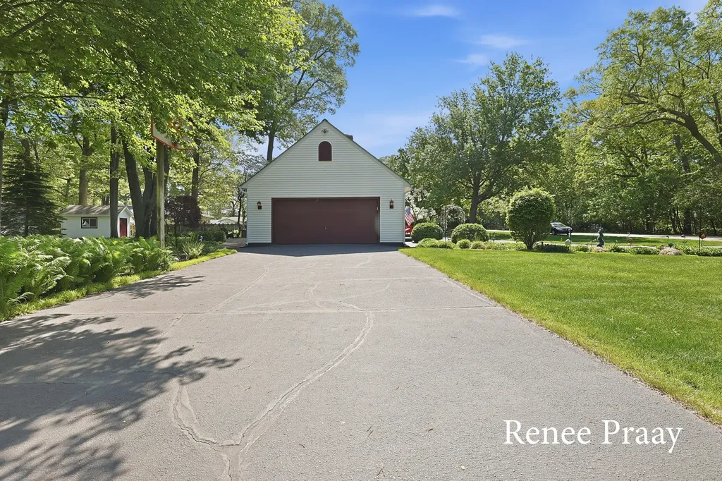 2816 Green Ridge Avenue Laketon Township MI 49445