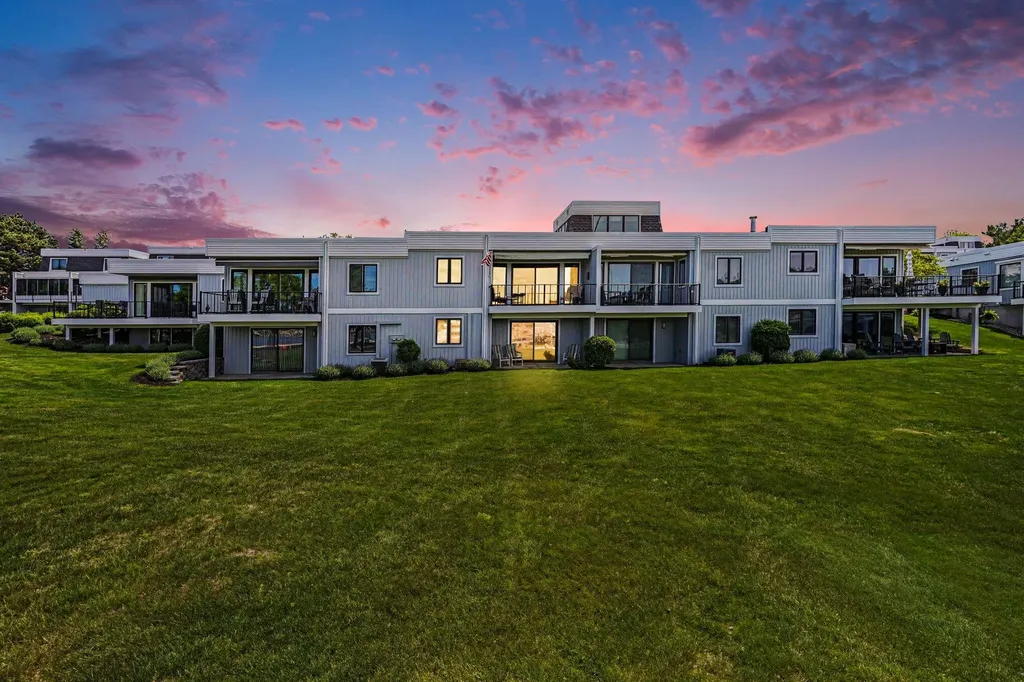 415 Sandpiper Drive Grand Haven City MI 49417