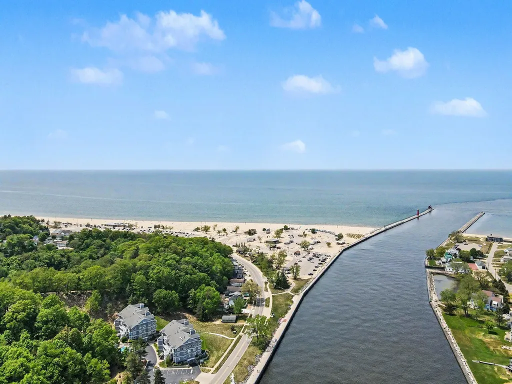 415 Sandpiper Drive Grand Haven City MI 49417