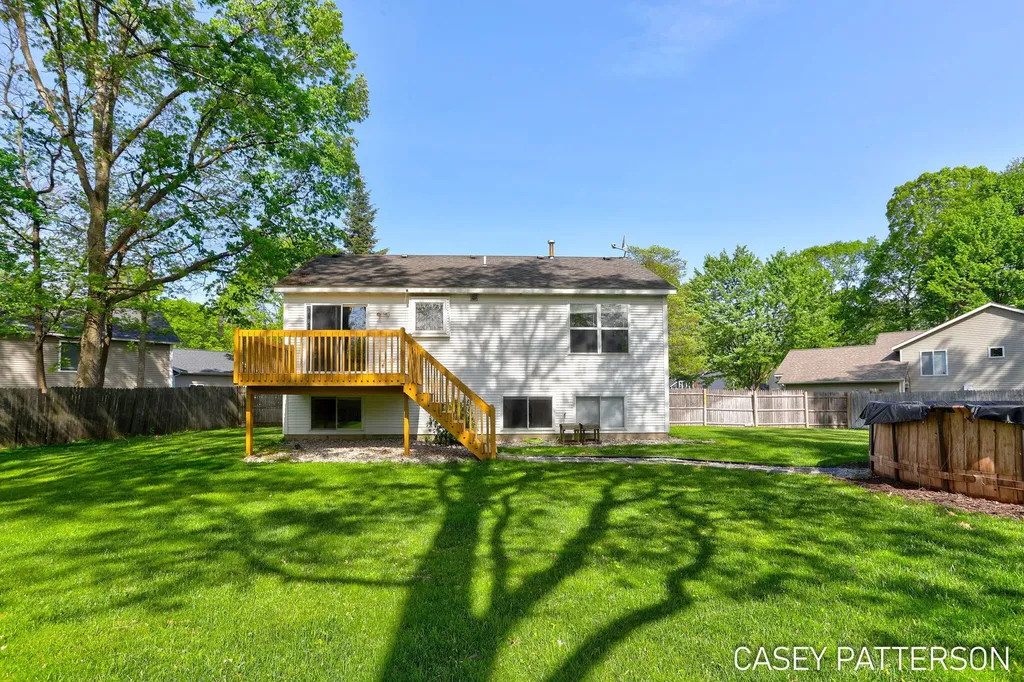 94 Elwood Court Holland Charter Township MI 49424