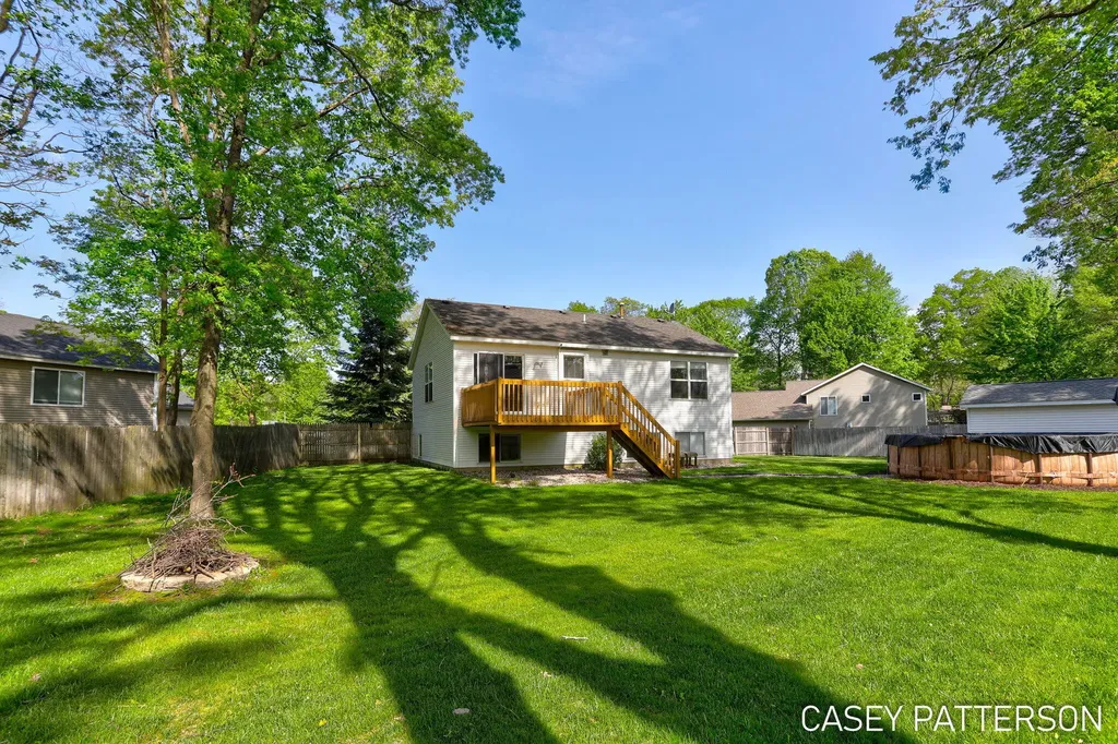 94 Elwood Court Holland Charter Township MI 49424