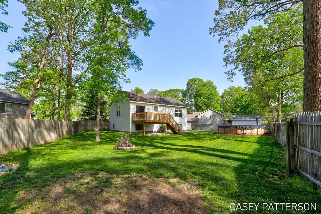 94 Elwood Court Holland Charter Township MI 49424