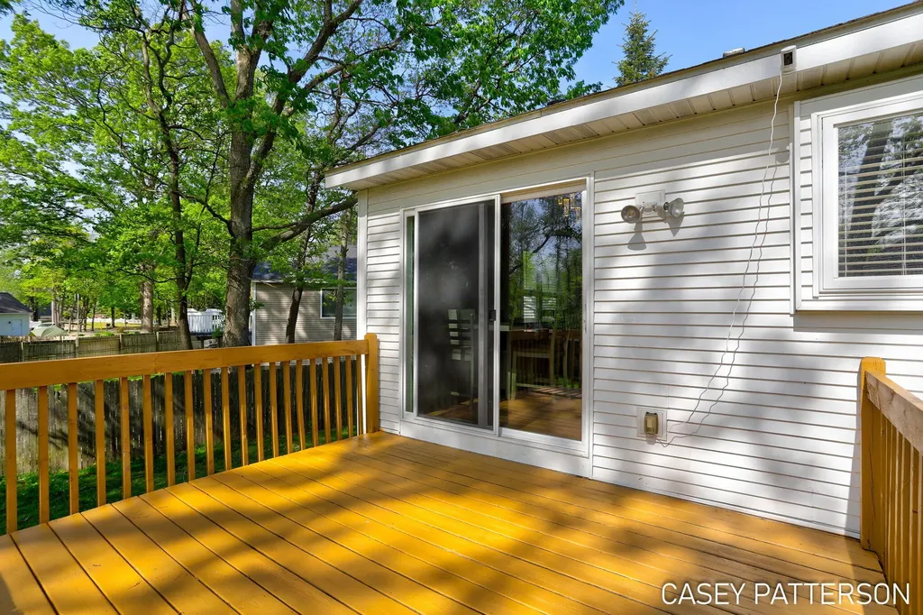94 Elwood Court Holland Charter Township MI 49424