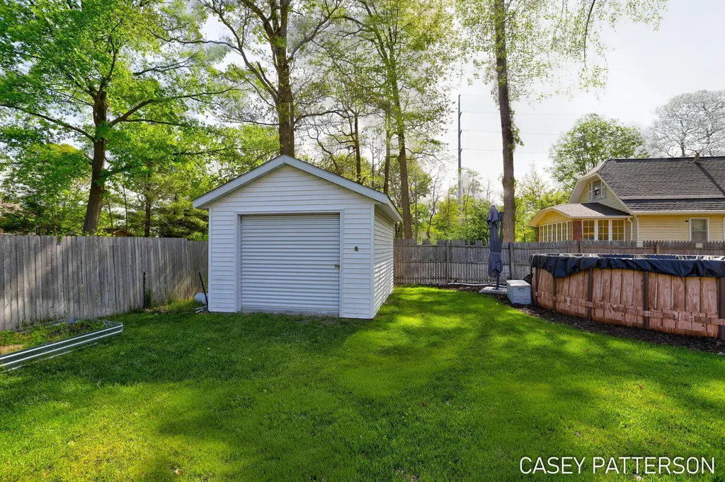 94 Elwood Court Holland Charter Township MI 49424