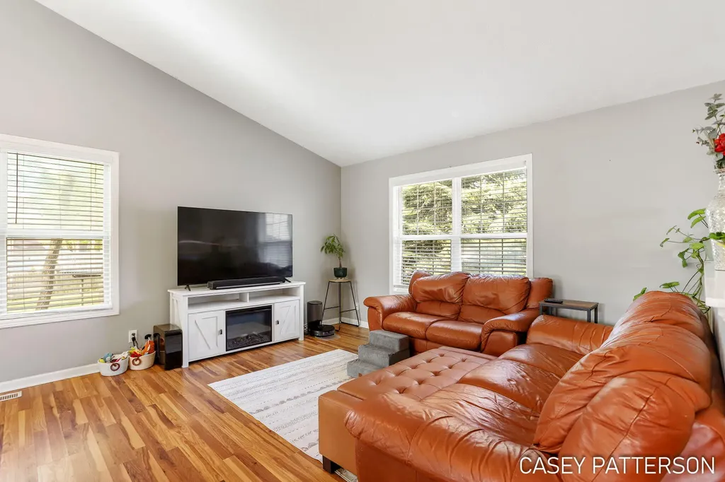 94 Elwood Court Holland Charter Township MI 49424