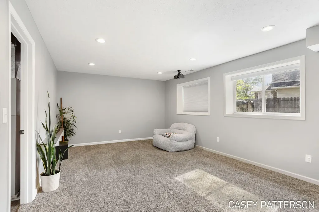 94 Elwood Court Holland Charter Township MI 49424