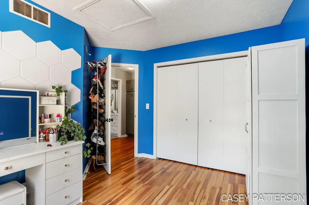 94 Elwood Court Holland Charter Township MI 49424