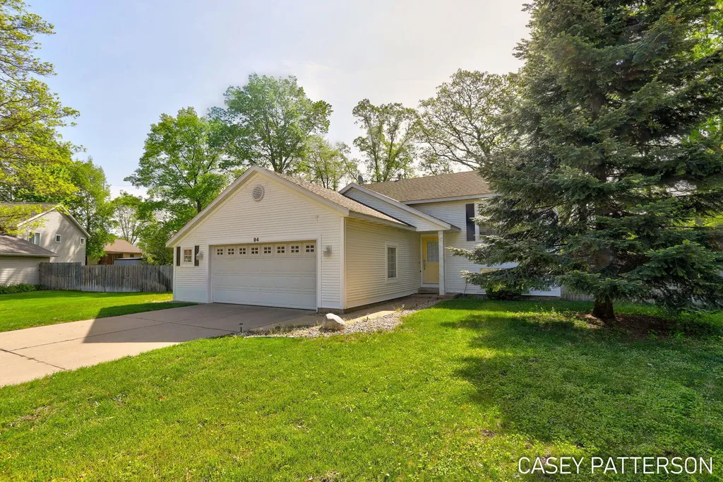 94 Elwood Court Holland Charter Township MI 49424